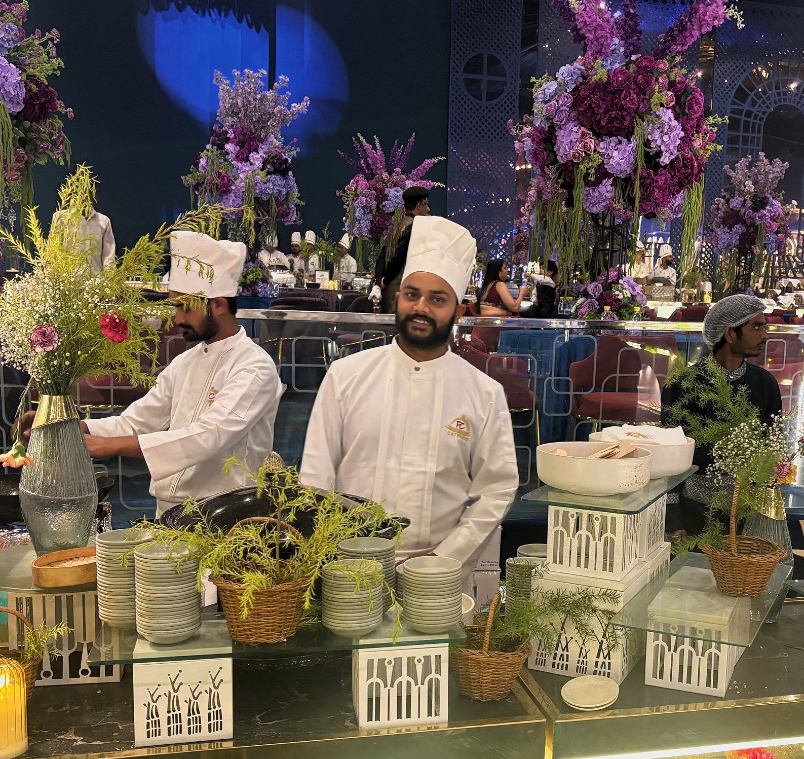 Chefs at the Kashipur Singhada Kachri counter